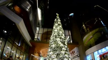 Bangkok Tayland: Aralık 13.2017:Christmas ışıkları ve gece süslemeleri 