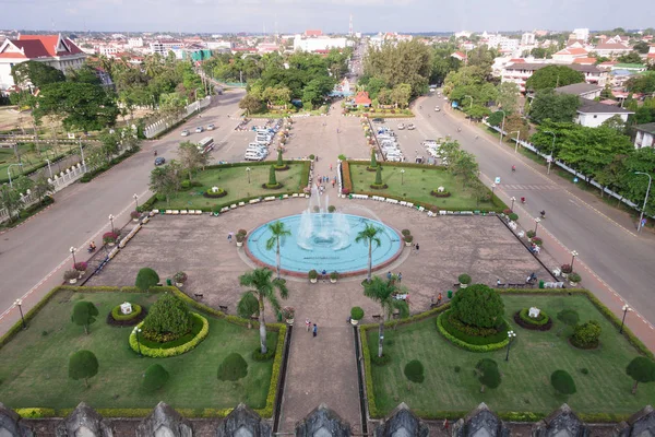 Zafer kapısı, Laos üstten Patuxai park görünüm