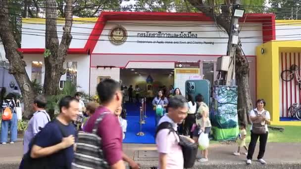 Bangkok Thailand November 2019 Viele Besucher Auf Einer Thailändischen Rotkreuzmesse — Stockvideo