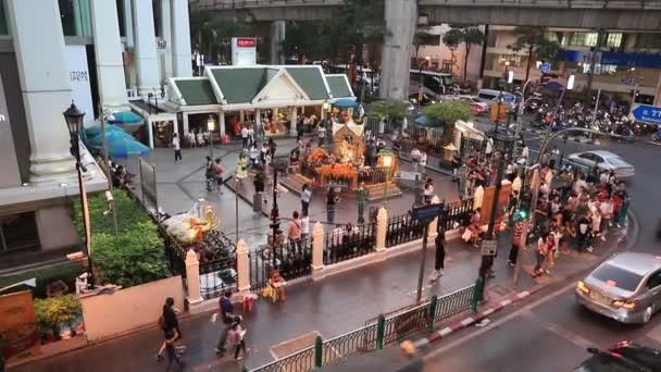 Bangkok Tailandia Noviembre 2019 Santuario Erawan Ratchaprasong Intersección Bangkok Tailandia — Vídeo de stock