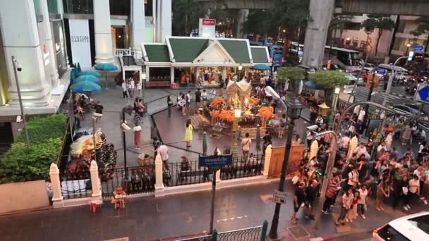 Бангкок Таиланд Ноябрь 2019 Года Эраван Шрайн Перекрестке Ратчарасонг Бангкоке — стоковое видео