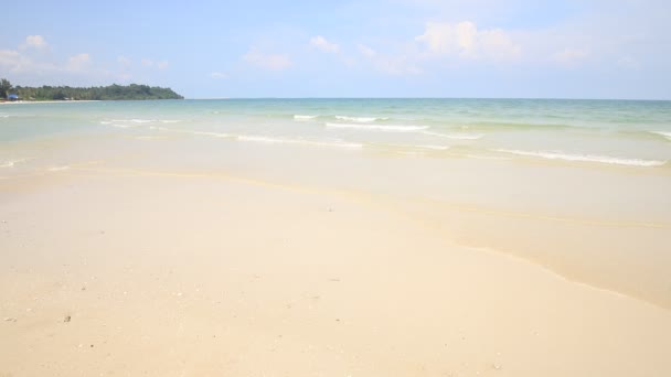 美丽的大海和蓝天 在泰国安达曼海上 — 图库视频影像