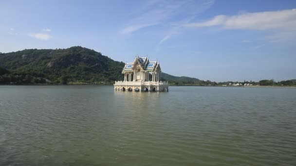 Павильон Тайском Стиле Озере Солнечный День Таиланд — стоковое видео