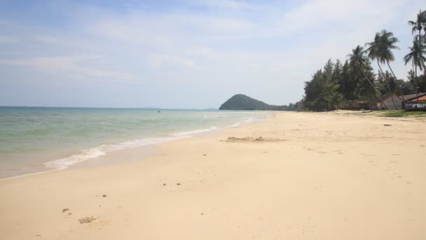 美丽的大海和蓝天 在泰国安达曼海上 — 图库视频影像
