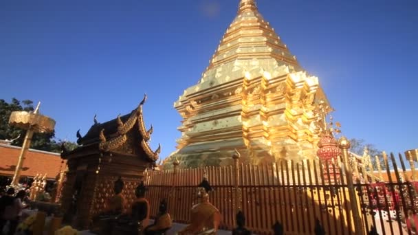 Wat Phra Doi Suthep Turistickou Atrakcí Chiang Mai Thajsko — Stock video