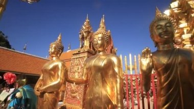 Wat Phra Doi Suthep, Tayland 'ın Chiang Mai şehrinin turistik yeridir..