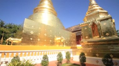 Chiang Mai, Tayland Wat Phra Singh Budist tapınağında Altın pagoda.