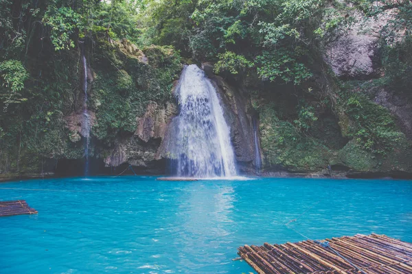 Kawasan Falls op Cebu island in Filippijnen — Stockfoto