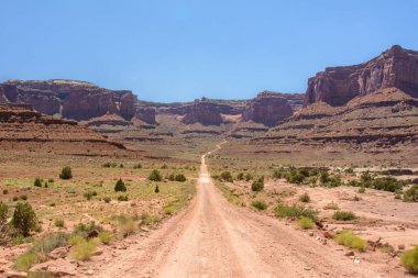 Yol Canyonlands Milli Parkı'nda (Shafer iz yol), Moab Utah ABD
