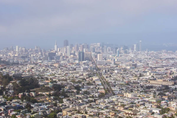 Vista de la ciudad de San Francisco desde las colinas de Twin Peaks, California Estados Unidos —  Fotos de Stock