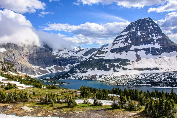 Skrytá jezera v národním parku Glacier, Montana Usa — Stock fotografie