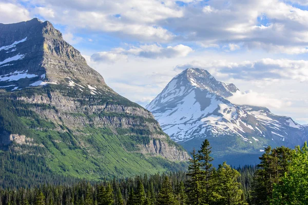 Rocky Mountain in Glacier National Park, Montana EUA — Fotografia de Stock