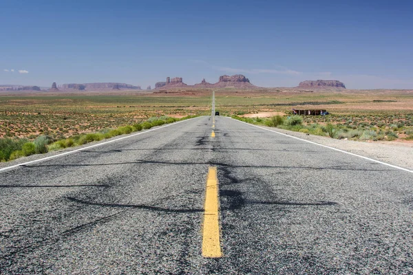 Híres road Monument Valley, Utah Amerikai Egyesült Államok — Stock Fotó