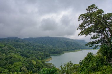 Danau Tamblingan ve Danau Buyan (Buyan Gölü ve Tamblingan) Bali, Endonezya