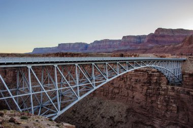 Mermer Kanyon Colorado Nehri üzerinde Navajo köprü