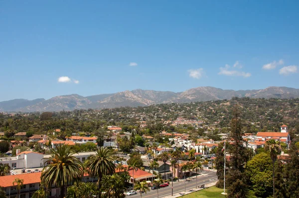 Vista de la ciudad de Santa Barbara, California, EE.UU. — Foto de Stock