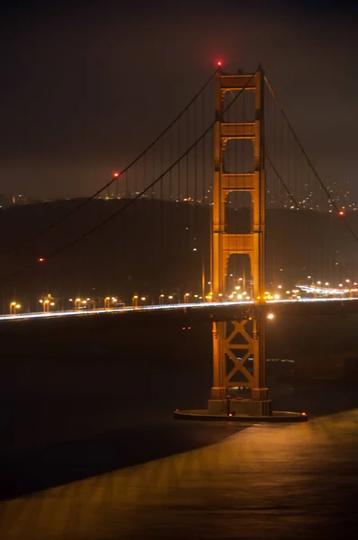 Golden Gate Bridge bei Nacht, San Francisco, Kalifornien — Stockfoto