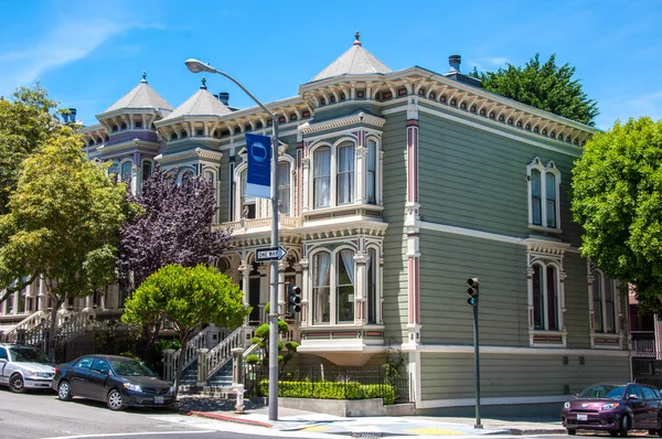 Klasik Victorian house San Francisco, Kaliforniya, ABD — Stok fotoğraf