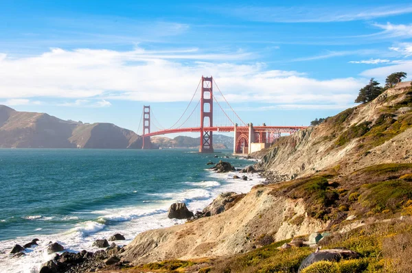 Baker Sahili, San Francisco, Kaliforniya ABD ünlü Golden Gate Köprüsünden görünümünü — Stok fotoğraf