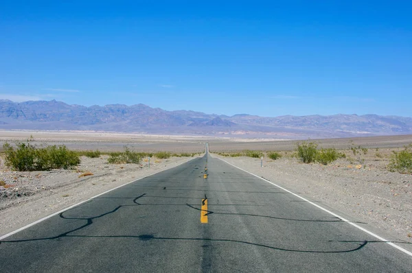 Road 190 in Death Valley National Park, Califórnia, EUA — Fotografia de Stock