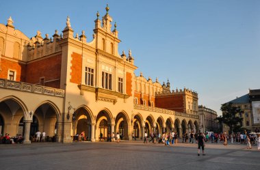 Krakow, Polonya - 17 Haziran 2012: Cloth Hall Krakow şehrinde pazar meydanında