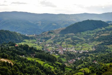 Karpat Dağları, Romanya köyde