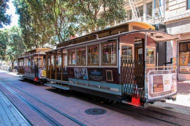 San Francisco, California, Usa - 17 Haziran 2014: Cable Car of Market Street Cable Railway - San Francisco 'nun en önemli şehirlerinden biridir.