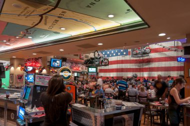 Las Vegas, Nevada - 26 Haziran 2014: Las Vegas 'taki ünlü Harley Davidson Cafe' nin İçişleri
