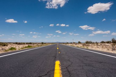 Çölde uzun düz bir yol, Route 66 - Amerikan Tarihi Tarihi Tarihi Tarihi