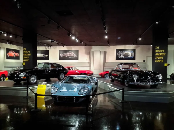 洛杉矶 Usa 2014年6月14日 彼得森汽车博物馆的复古和可收藏跑车 免版税图库图片