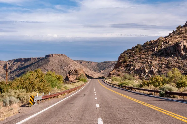亚利桑那州Usa山间公路 免版税图库图片
