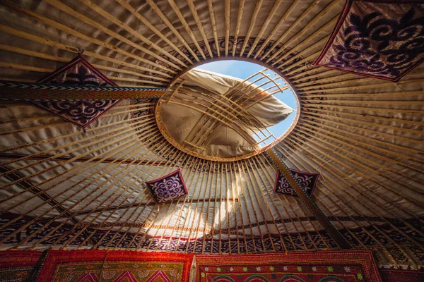 Image rapprochée d'un plafond de yourte en Mongolie — Photo