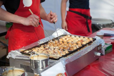 Açık havada takoyaki pişirmek