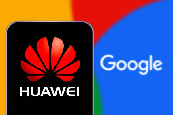 Смартфон Логотипом Huawei Google Технологические Компании Всему Миру Сша Калифорния — стоковое фото