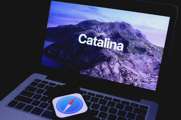 Macbook Mac Catalina Logo Which Apple Desktop Operating System Macintosh — Stock Photo, Image