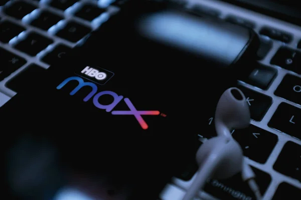 Smart Phone Hbo Max Logo Een Aankomende Video Demand Internet — Stockfoto