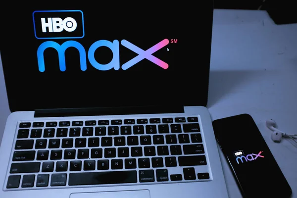 Teléfono Inteligente Con Logotipo Hbo Max Próximo Servicio Internet Bajo — Foto de Stock