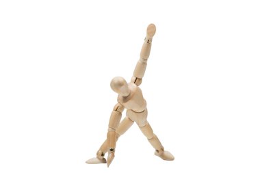 Tahta adam yoga yapıyor, izole edilmiş beyaz arka plan.