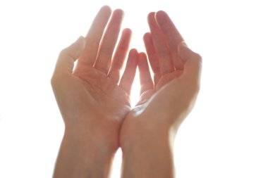 Dua eden insan elleri.