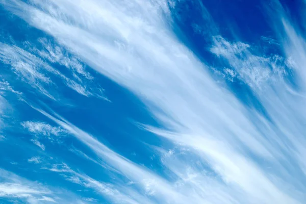 Cielo Cielo Blu Con Nuvole Bianche Sbavate — Foto Stock