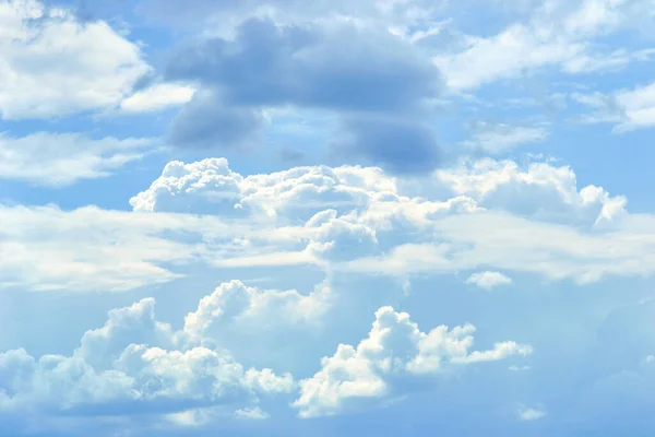 Bella Nube Cumulus Bianco Con Cielo Blu — Foto Stock
