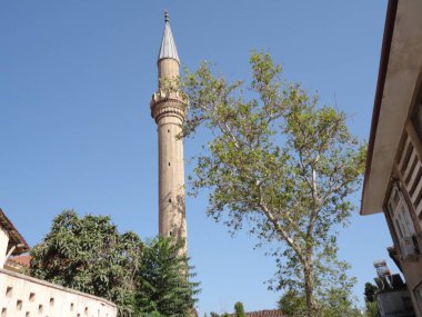 Şehir merkezinde minare, Antalya