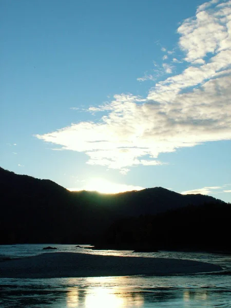 Altai Katun河的落日 — 图库照片