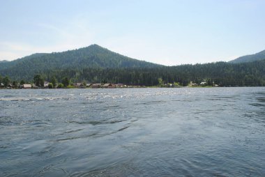 Katun nehrinin hızlı akışı, Altai