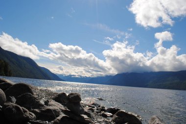 Eylül 'de Teletskoye Gölü, Altai