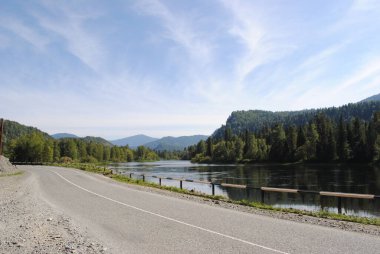 Katun nehri boyunca yol, Altai.