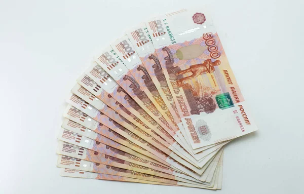 Notas Russas 5000 Rublos Estão Espalhadas Caoticamente — Fotografia de Stock