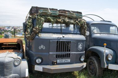  İkinci Dünya Savaşı 'nın kamyonu. Müze tesisi 35. Kıyı bataryası.