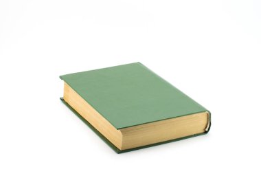 Yeşil kapaklı kalın bir kitap ve büyük bir arka planda sarı çarşaflar..