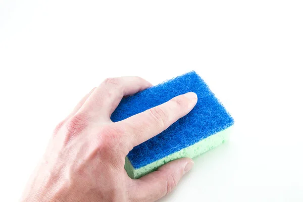 洗碗用的海绵 浅绿色 蓝色磨料部分在男性手中 白色孤立的背景 矩形泡沫海绵和手指 — 图库照片